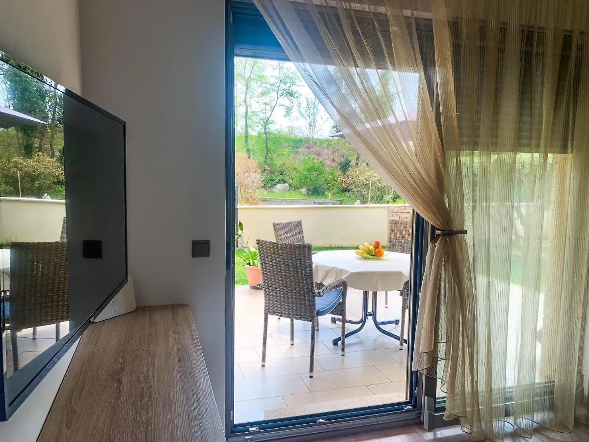 Green Garden Apartment Porec