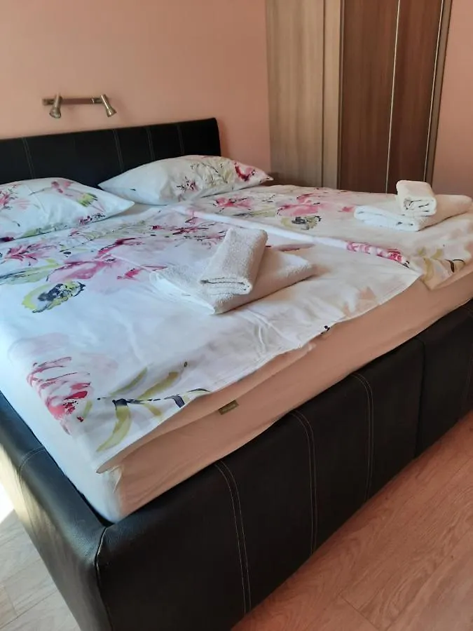Green Garden Apartment Porec